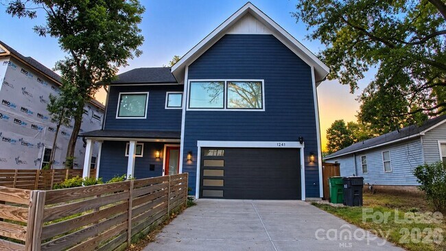 Building Photo - 1241 Pegram St