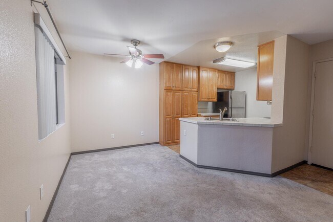 Building Photo - 9750 Mesa Springs Way