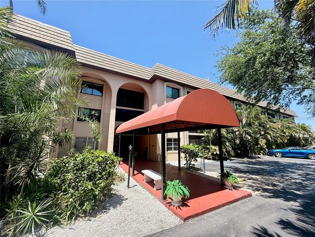 Building Photo - 3700 S Osprey Ave