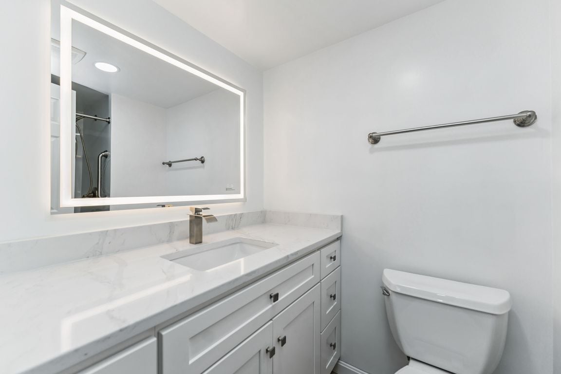 Building Photo - 8360 Greensboro Dr