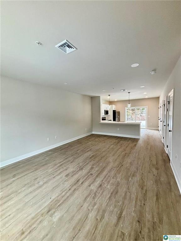 Building Photo - 1411 Greenview Dr