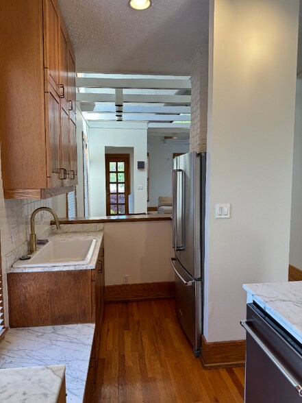 Building Photo - 814 N Park Ave