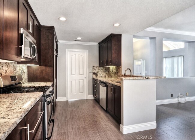 Building Photo - 79 Encantado Canyon