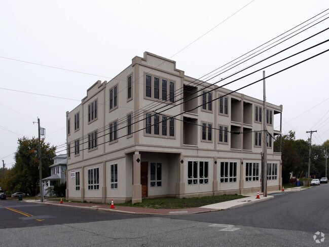 Primary Photo - The Lofts on West High Street