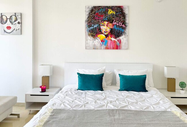 Building Photo - 485 Brickell Ave