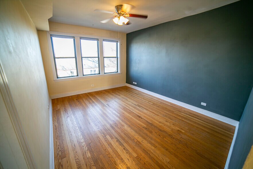 Building Photo - 2707 W Altgeld St