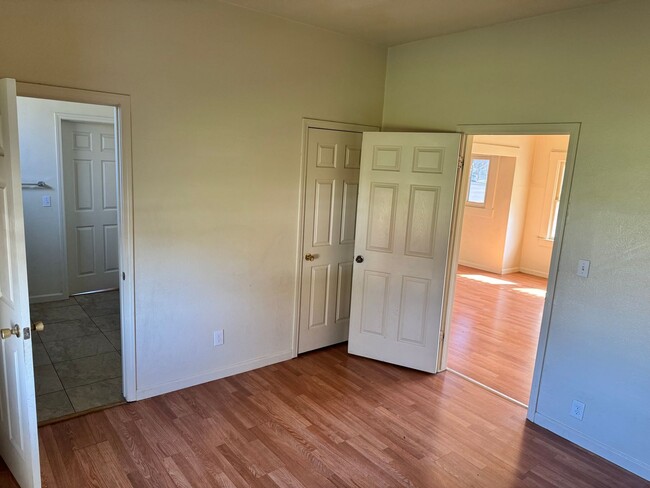 Building Photo - 4 Bedroom Home in Downtown Fresno