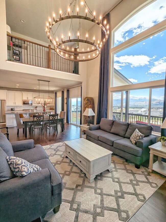 Building Photo - Large Home in Bradly Ranch