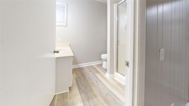 Building Photo - 1003 Geneva St