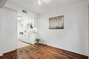 Building Photo - 15914 Club Crest Dr
