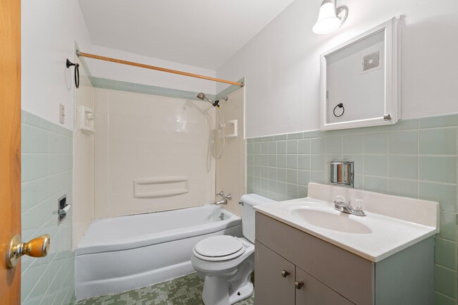 Building Photo - 11 S Church St