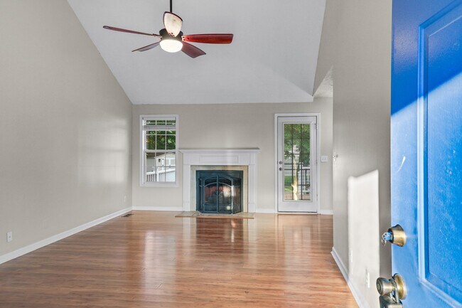 Building Photo - 1633 Cedar Springs Cir