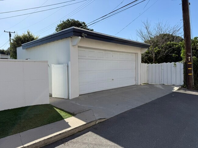 Building Photo - 51 Geneive St