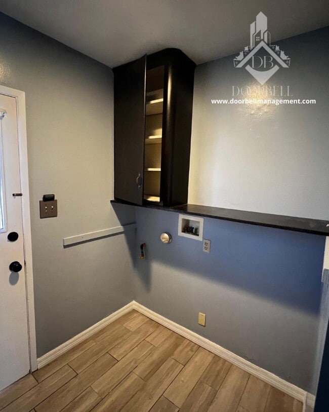 Building Photo - 956 W Harvard Pl