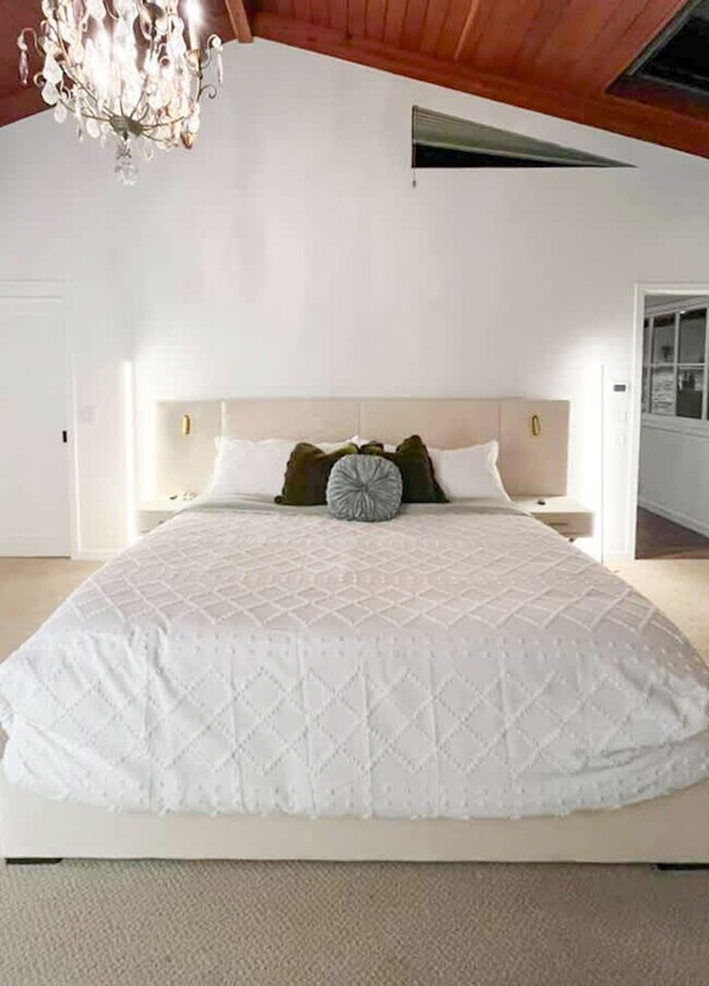 Building Photo - 522 Cascade Dr