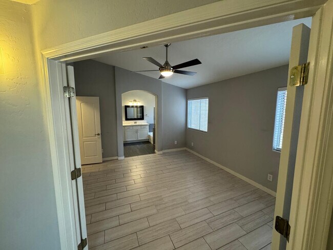 Building Photo - 24 S Willow Creek St