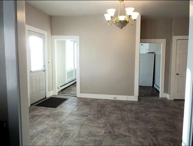 Building Photo - 812 Gray Rd
