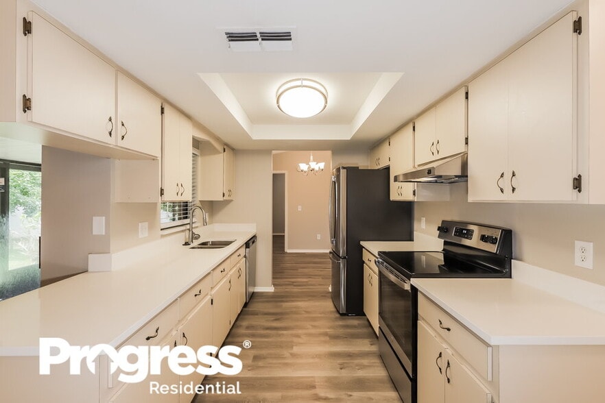 Building Photo - 1401 Glenmere Dr