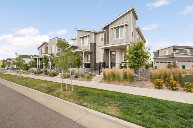 Building Photo - LUX 3BD, 2.5BA Aurora Highlands Townhome with 2-Car Garage