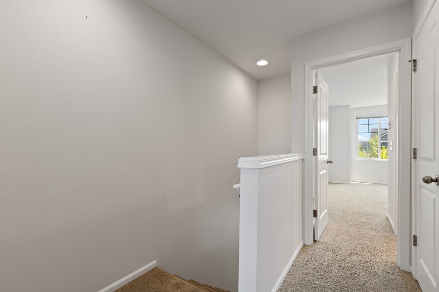 Building Photo - 3443 30th Dr