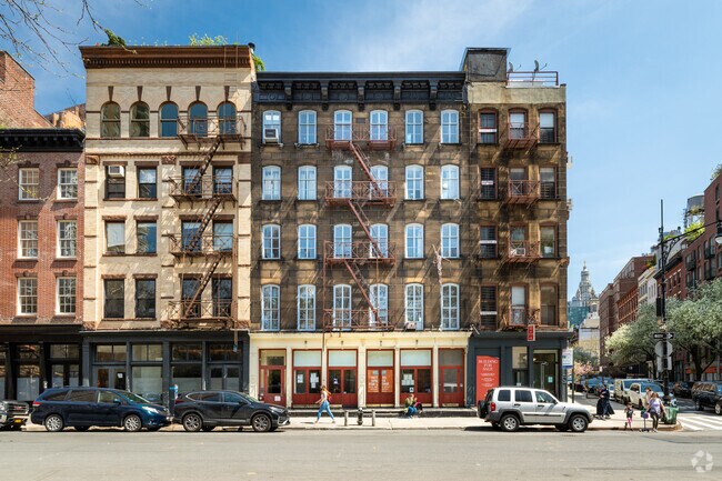 Exterior - 317-319 Greenwich St