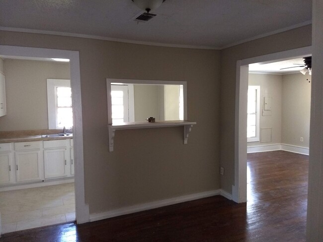 Building Photo - 481 Marianna St