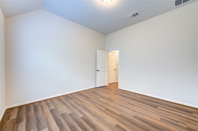 Building Photo - 101 Sunray Creek Dr