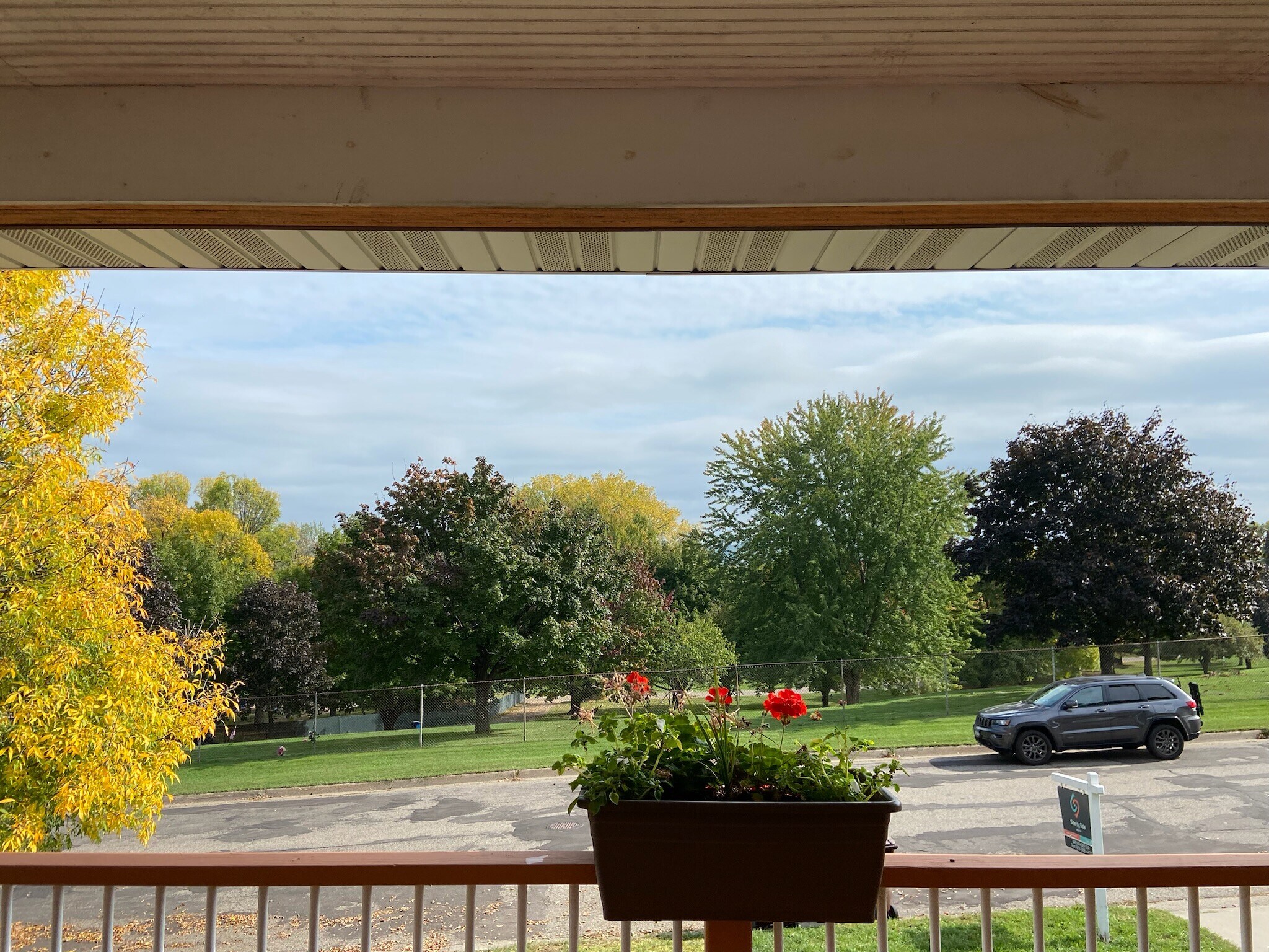 Beautiful views down to the Mississippi year round - 221 17th Ave N