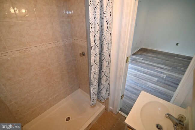 Building Photo - 3721 Edmond Way
