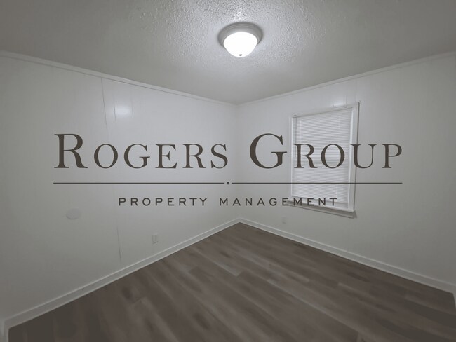 Building Photo - #450 - 109-111 Carter St Duplex