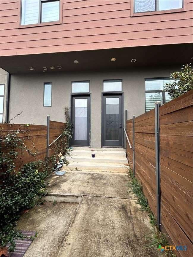 Building Photo - 1269 N Academy Ave