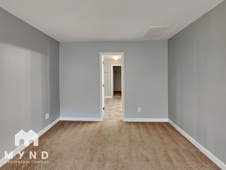 Building Photo - 14008 Mallard Lake Rd