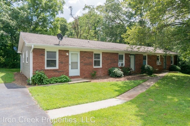 Primary Photo - 250 Avena Rd