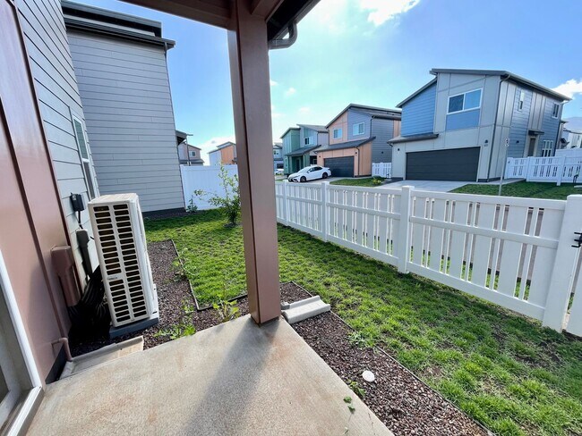 Building Photo - 4 BED/2.5 BATH HOME in Hoopili - Garage & ...