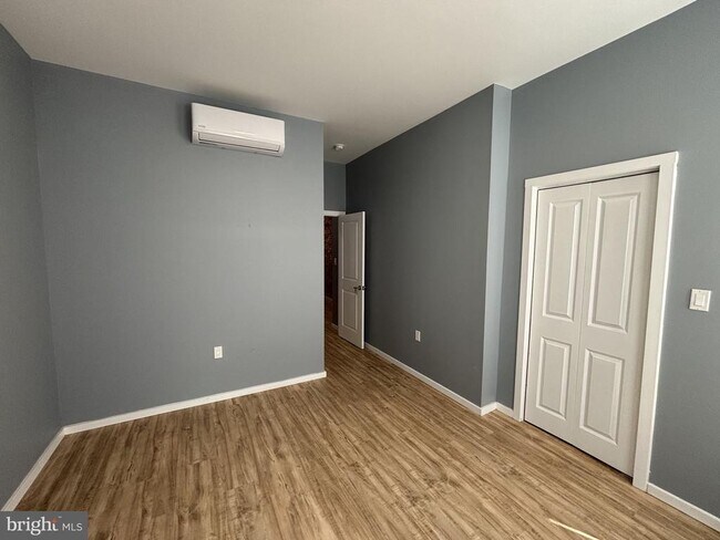 Building Photo - 635 N 52nd St