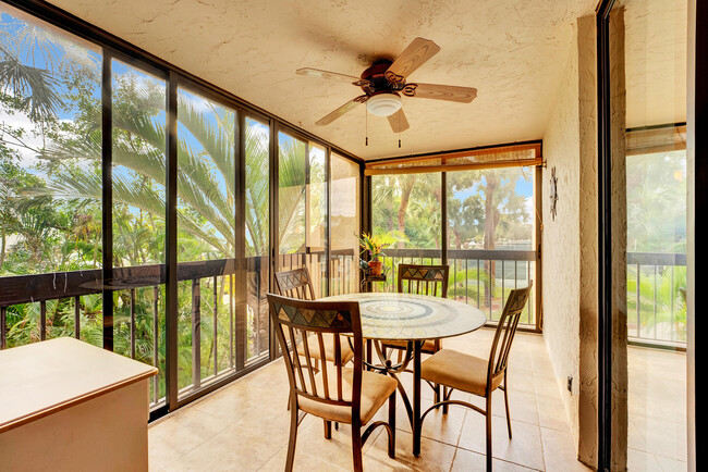 Building Photo - 450 Egret Cir