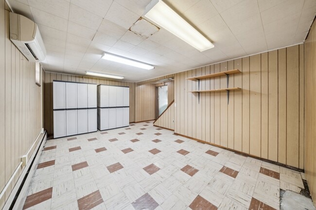 Building Photo - 3212 Orchard St