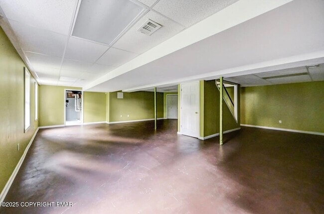 Building Photo - 115 Daffodil Dr