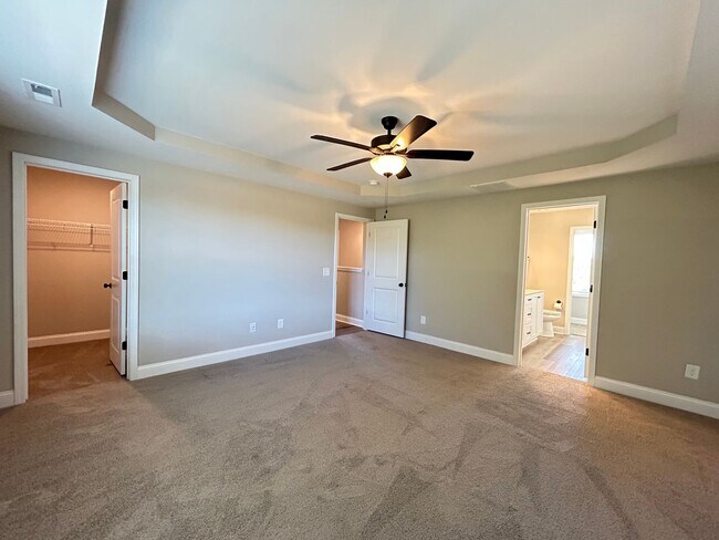 Building Photo - The Landing at Lewis Creek |