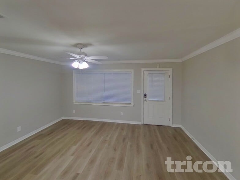 Building Photo - 3210 W Tyson Ave