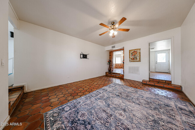 Building Photo - 8531 W Pinnacle Peak Rd