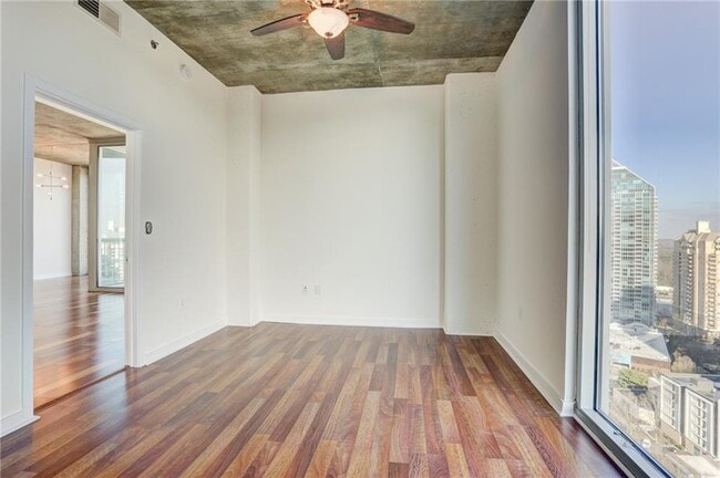 Building Photo - 3324 Peachtree Rd NE