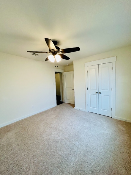 Building Photo - 741 Carol Dr