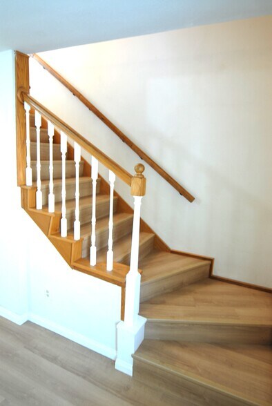 Building Photo - 230 16th Pl
