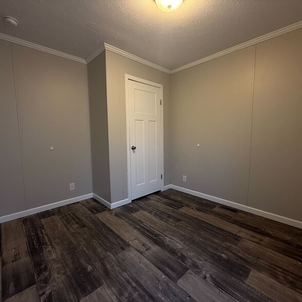 Building Photo - 10610 State Rte 762