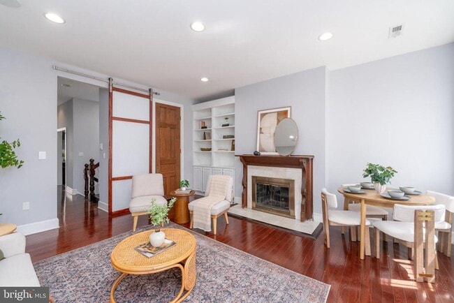 Building Photo - 15 W Biddle St