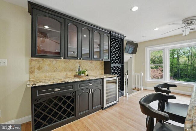 Building Photo - 8121 Briar Creek Dr