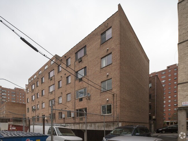 Building Photo - 5820 N Sheridan Rd