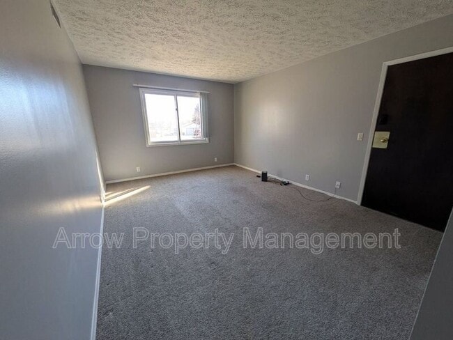 Building Photo - 1725 N Iowa Ave