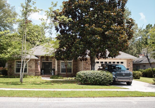 Primary Photo - 807 Coldwater Creek Cir